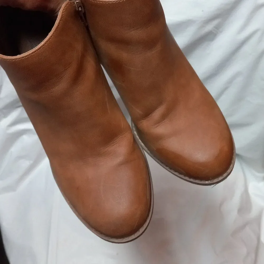 DV Dolce Vita Gladice Wedge Bootie Tan 8